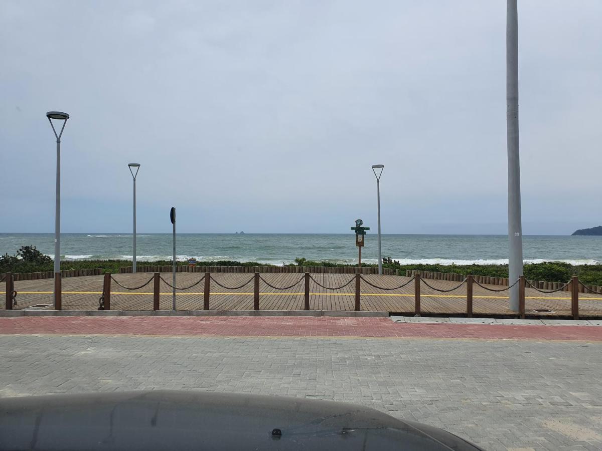 Apto Solar Da Praia Piçarras Екстериор снимка